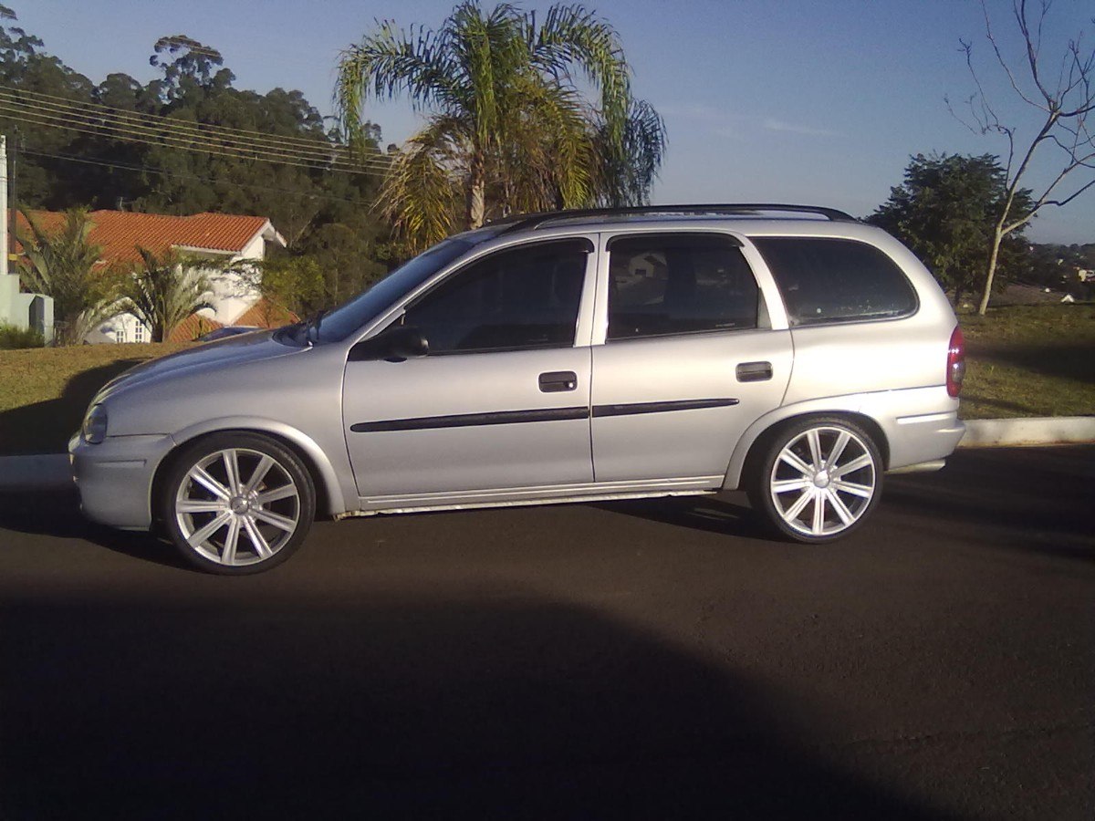 Chevrolet Corsa Turbo