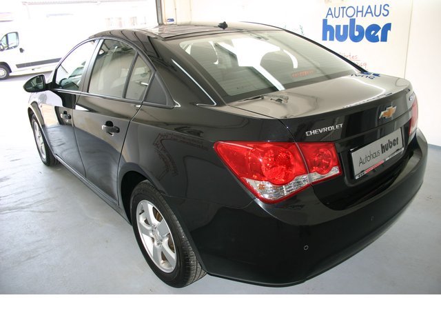Chevrolet Cruze Black Modified