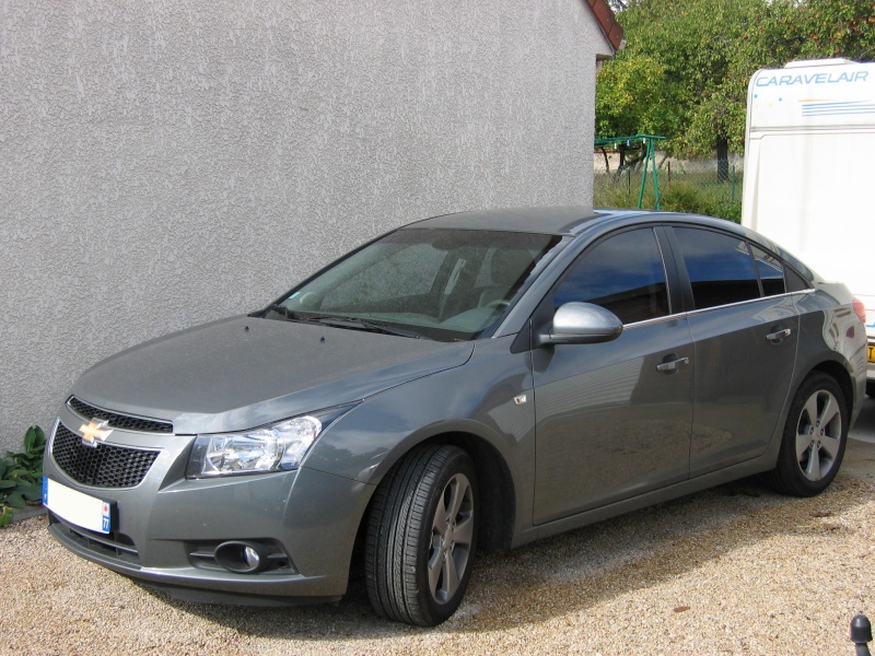 Chevrolet Cruze Gray
