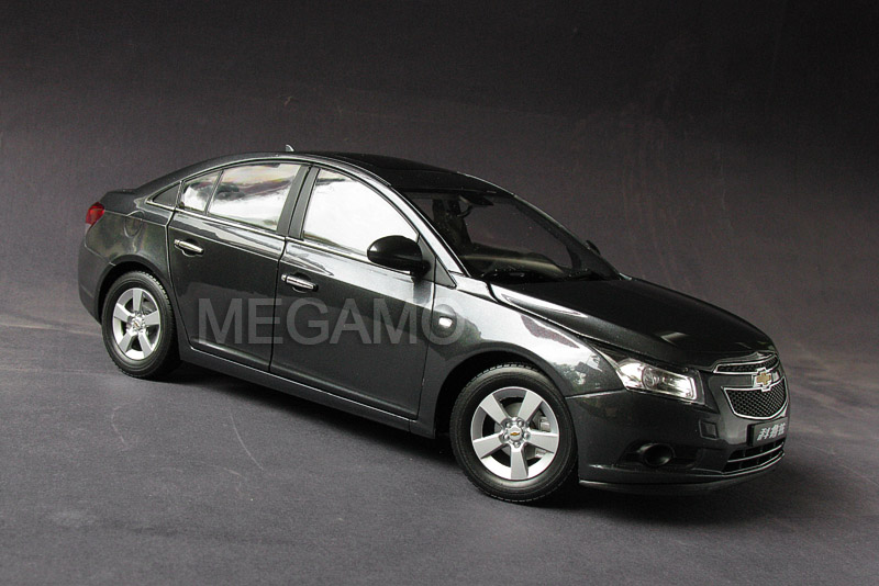 Chevrolet Cruze Gray
