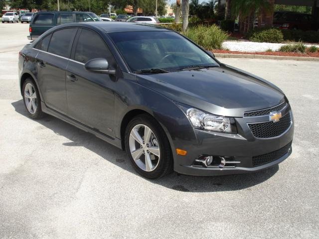 Chevrolet Cruze Gray