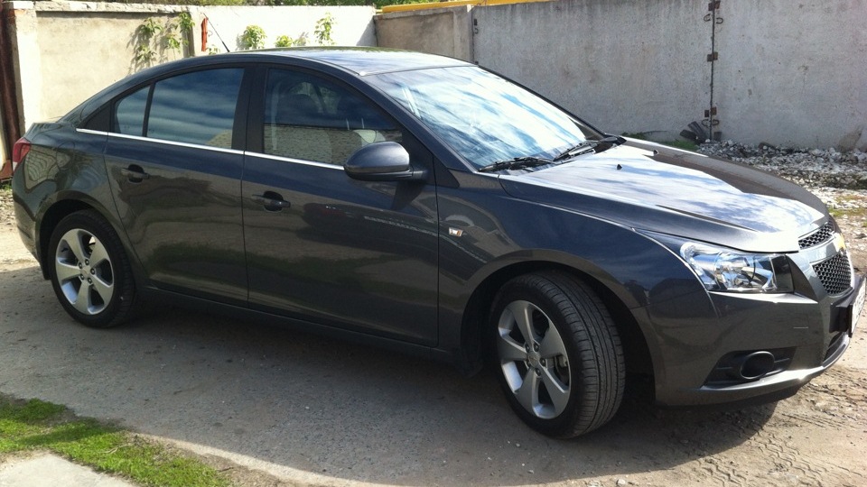 Chevrolet Cruze Grey