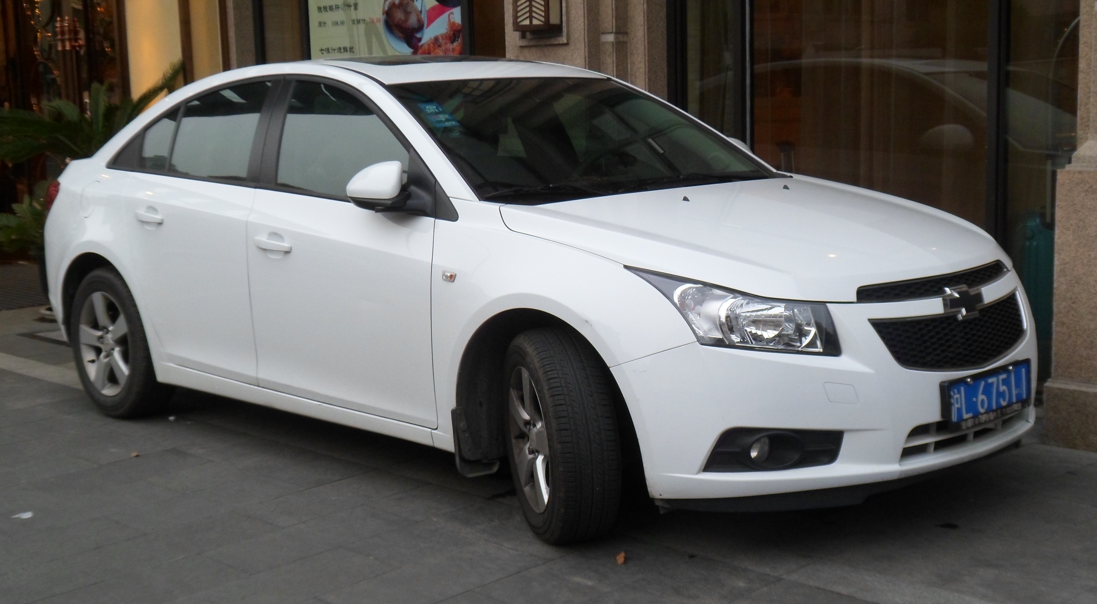 Chevrolet Cruze White