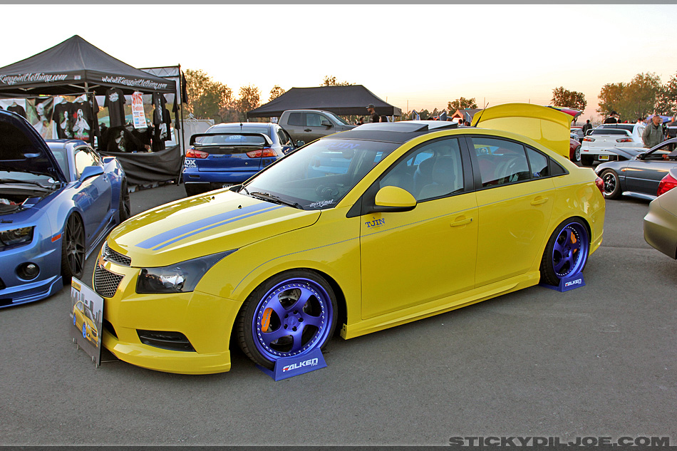 Chevrolet Cruze Yellow