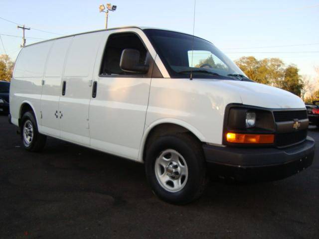 Chevrolet Express 2500 Passenger Van
