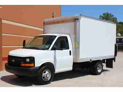 Chevrolet Express 3500 Box Truck