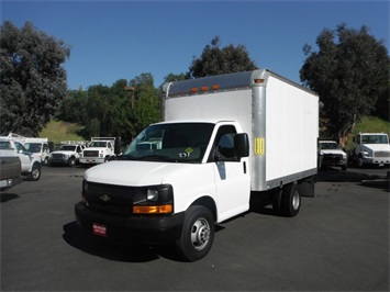 Chevrolet Express 3500 Box Truck