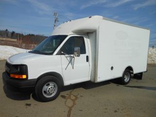 Chevrolet Express 3500 Box Truck