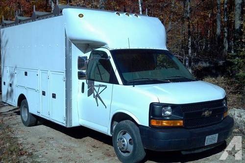 Chevrolet Express 3500 Box Truck