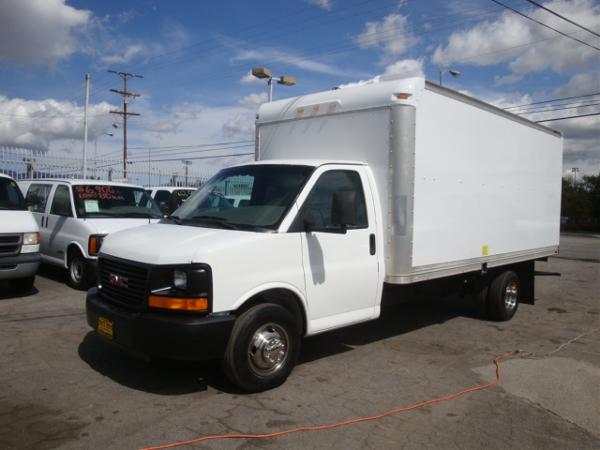 Chevrolet Express 3500 Box Truck