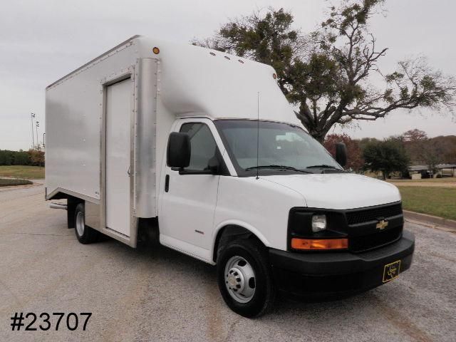 Chevrolet Express Box Truck