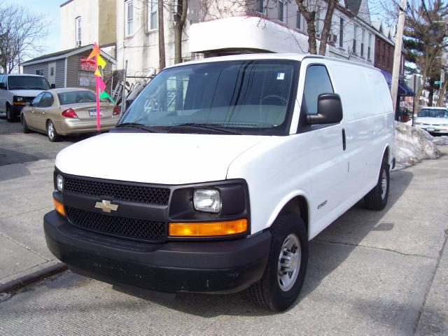 Chevrolet Express G2500