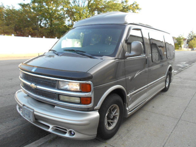 Chevrolet Express Minivan