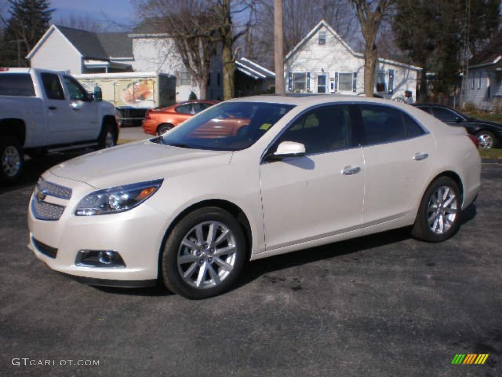 Chevrolet Malibu White