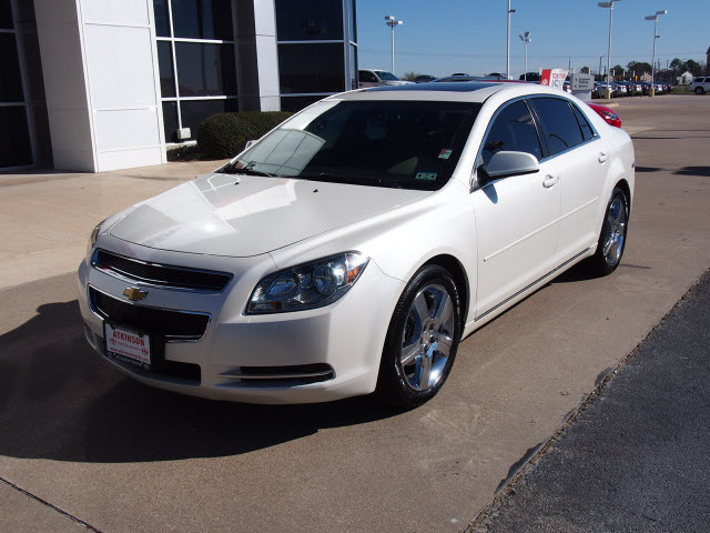 Chevrolet Malibu White