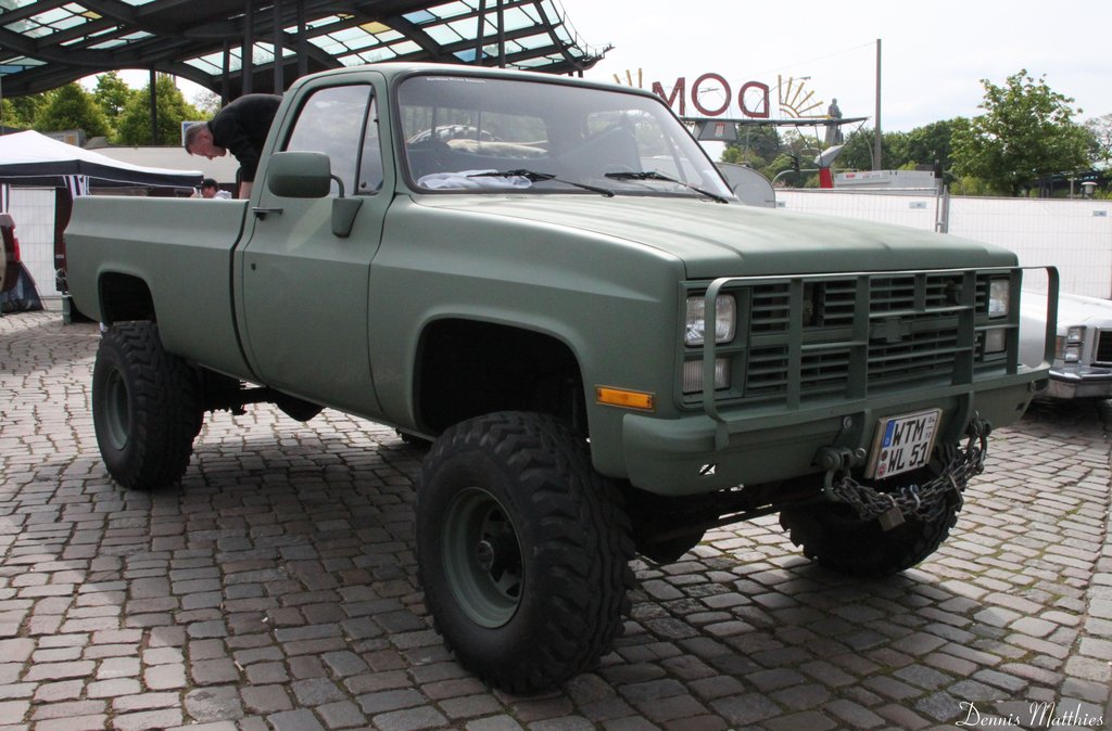 Chevrolet M1008