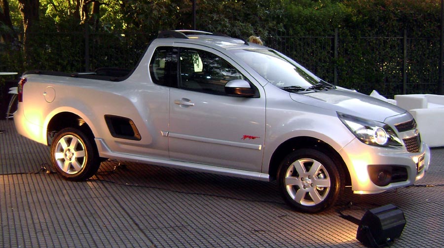 Chevrolet Montana Doble Cabina