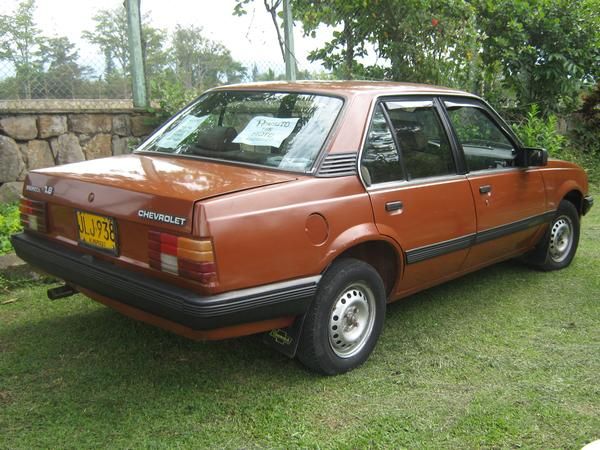 Chevrolet Monza 1.8