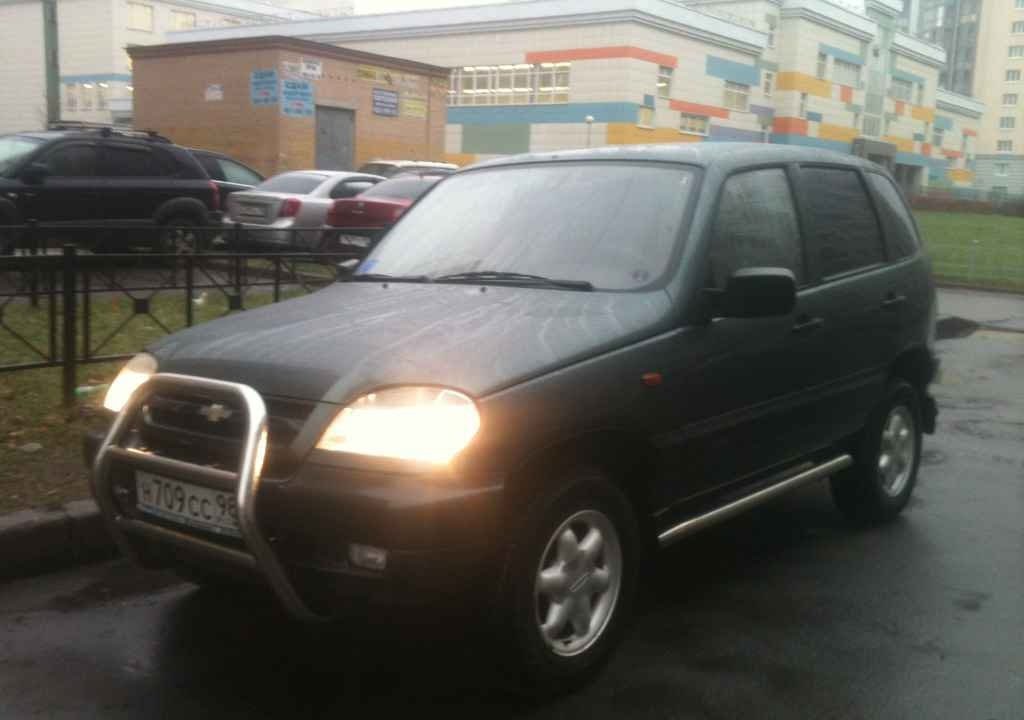 Chevrolet Niva 1.8 Mt
