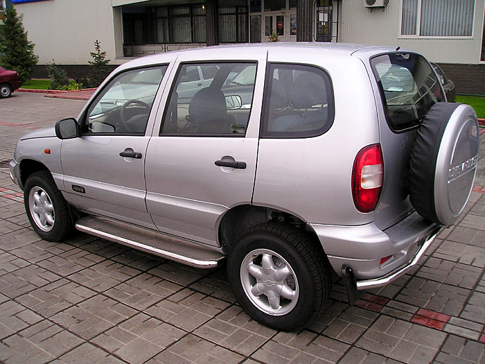 Chevrolet Niva 1.8 Mt