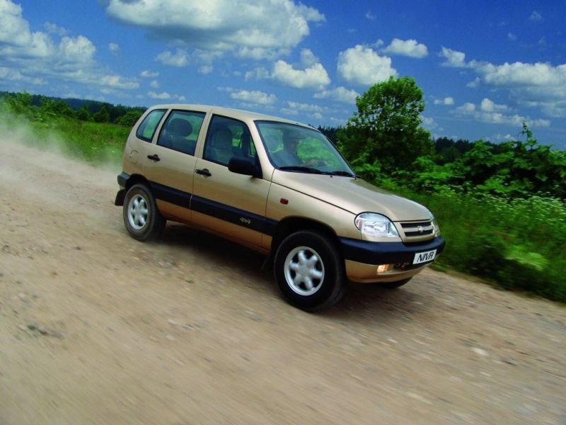 Chevrolet Niva 1.8 Mt
