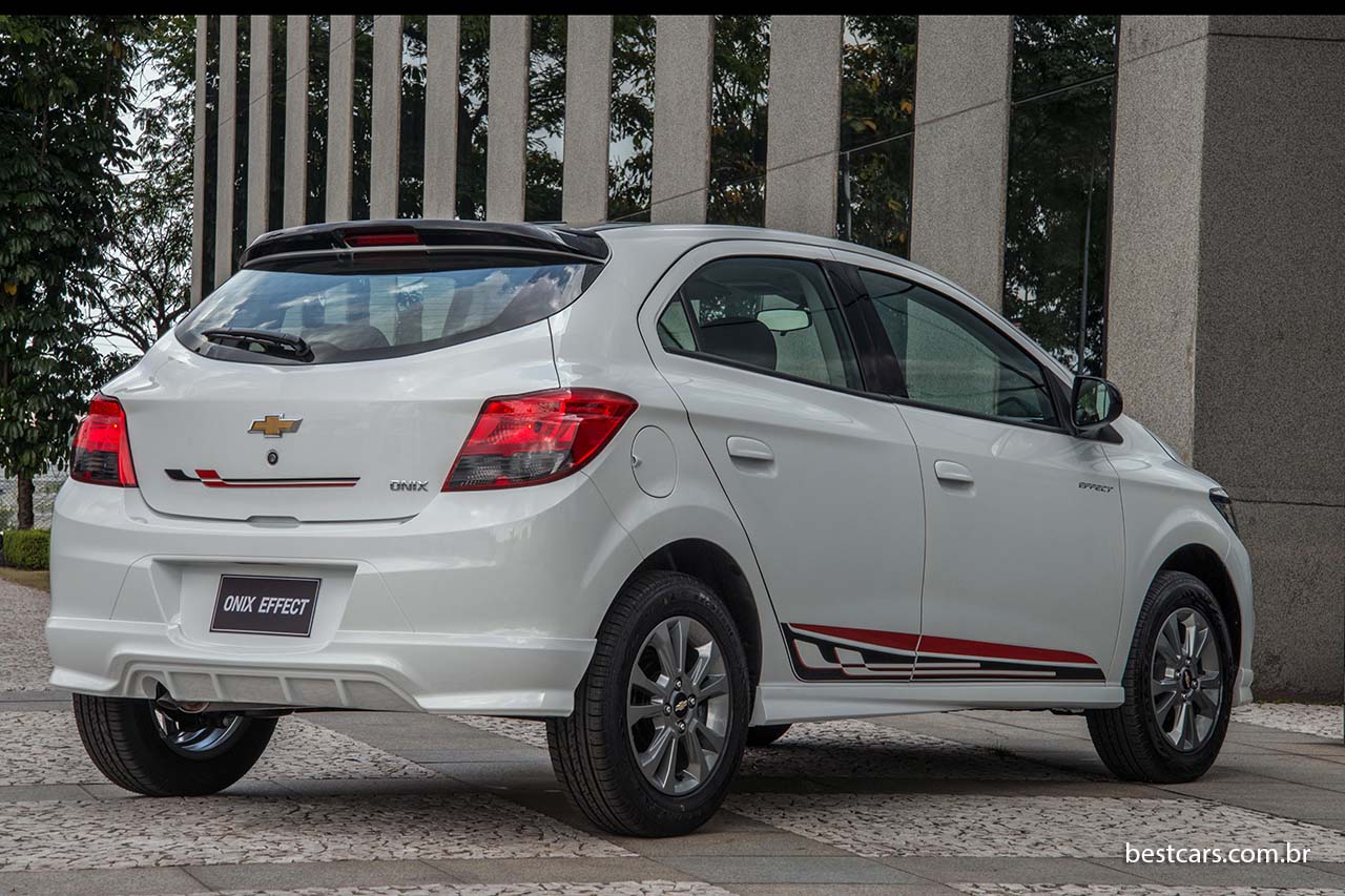 Chevrolet Onix Aventureiro