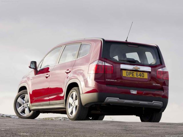 Chevrolet Orlando Red