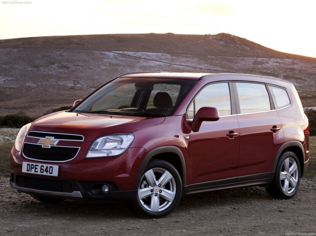 Chevrolet Orlando Red