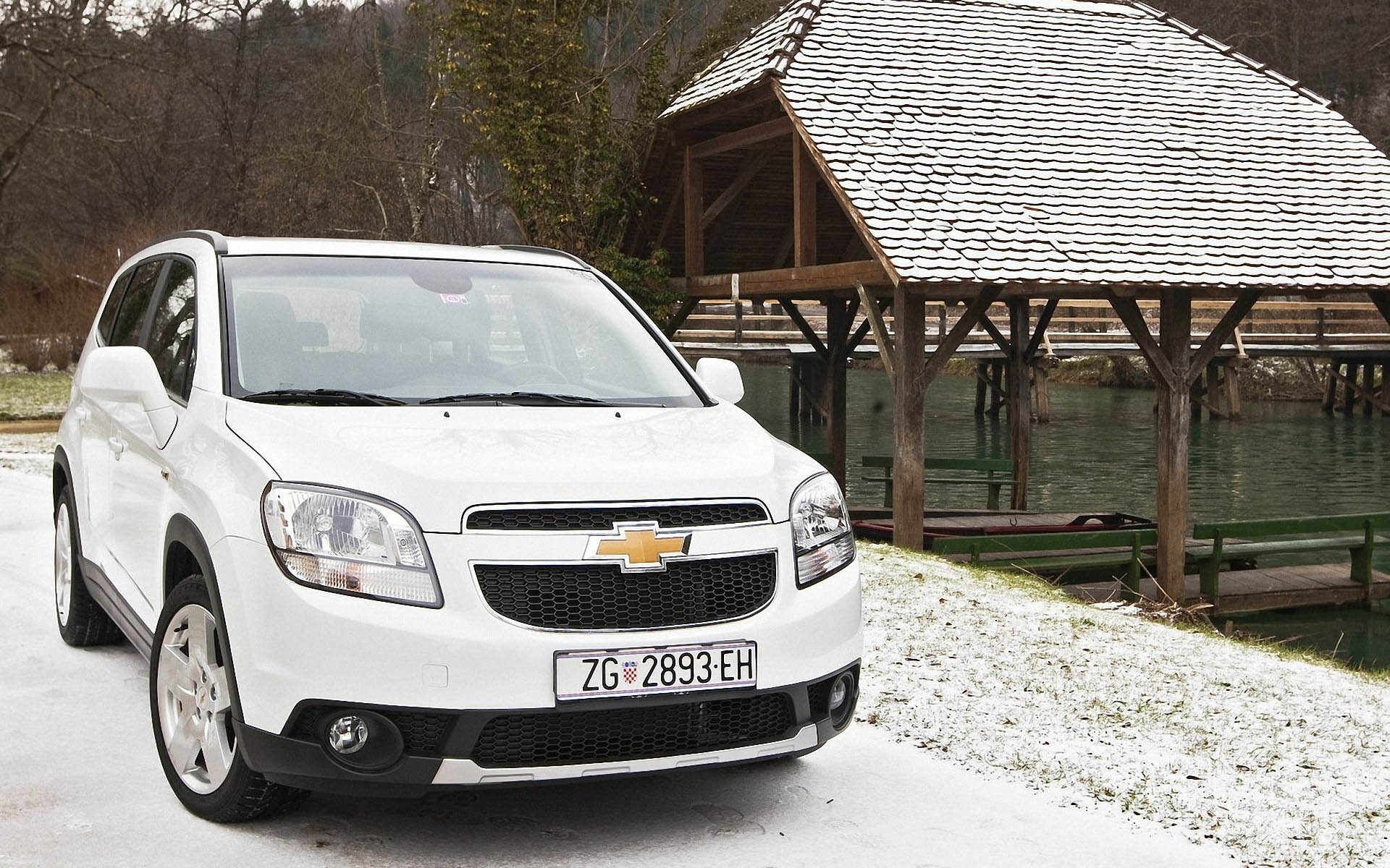 Chevrolet Orlando White