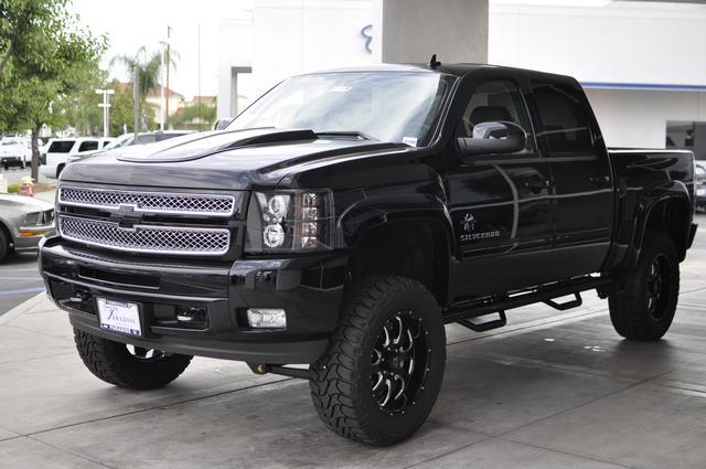 Chevrolet Silverado Black Widow