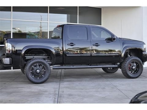 Chevrolet Silverado Black Widow