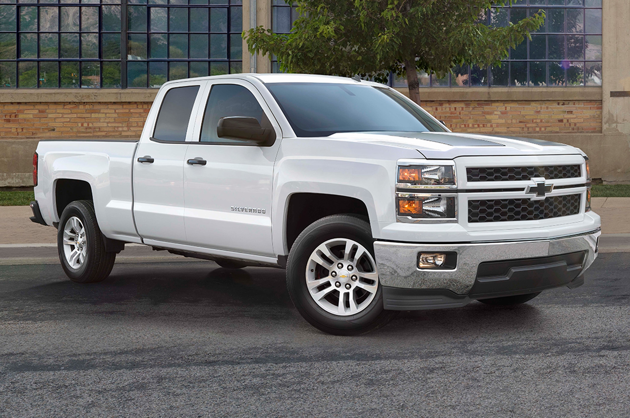 Chevrolet Silverado Sport