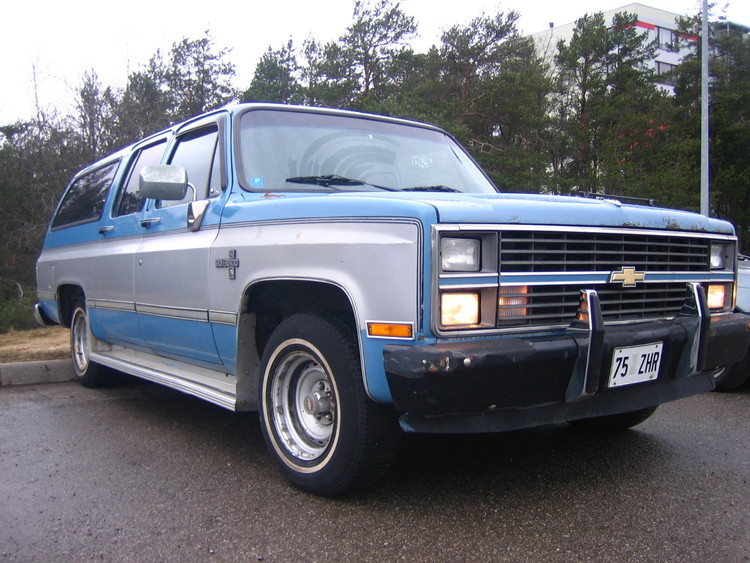 Chevrolet Silverado Suburban