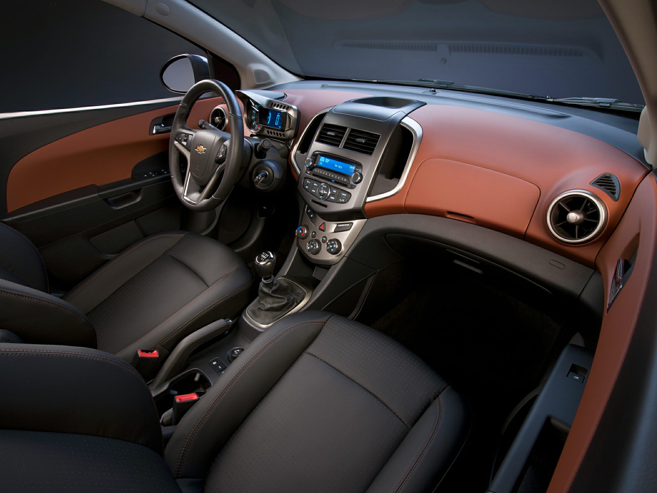 Chevrolet Sonic Lt 2015