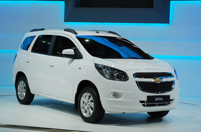 Chevrolet Spin White