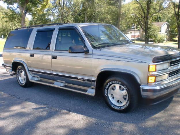 Chevrolet Suburban 1500