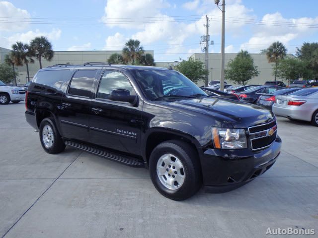 Chevrolet Suburban 2013