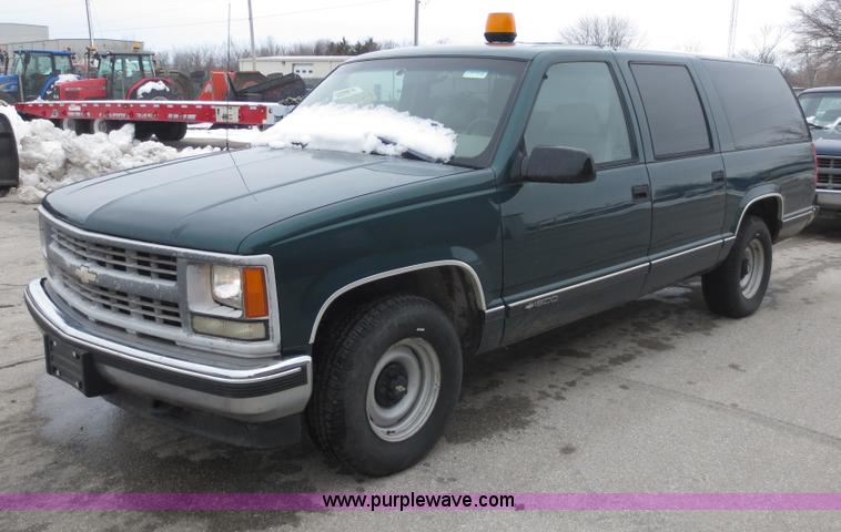 Chevrolet Suburban 2500 4wd