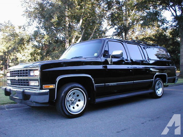 Chevrolet Suburban 3500