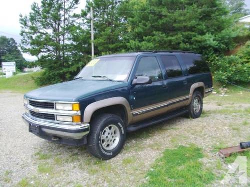 Chevrolet Suburban 3500