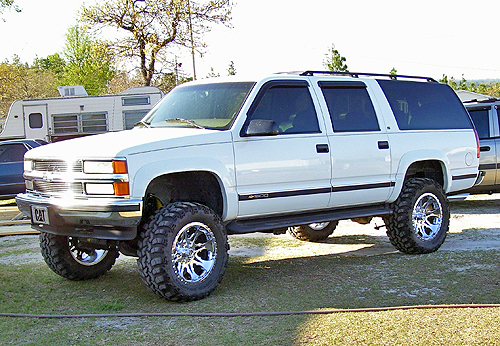 Chevrolet Suburban 3500