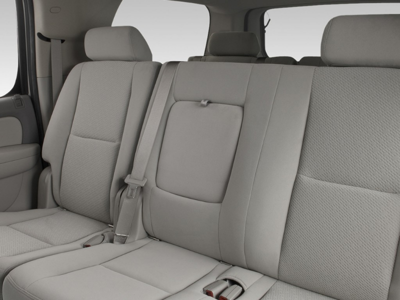 Chevrolet Suburban 8 Seater