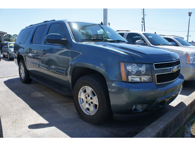 Chevrolet Suburban Blue