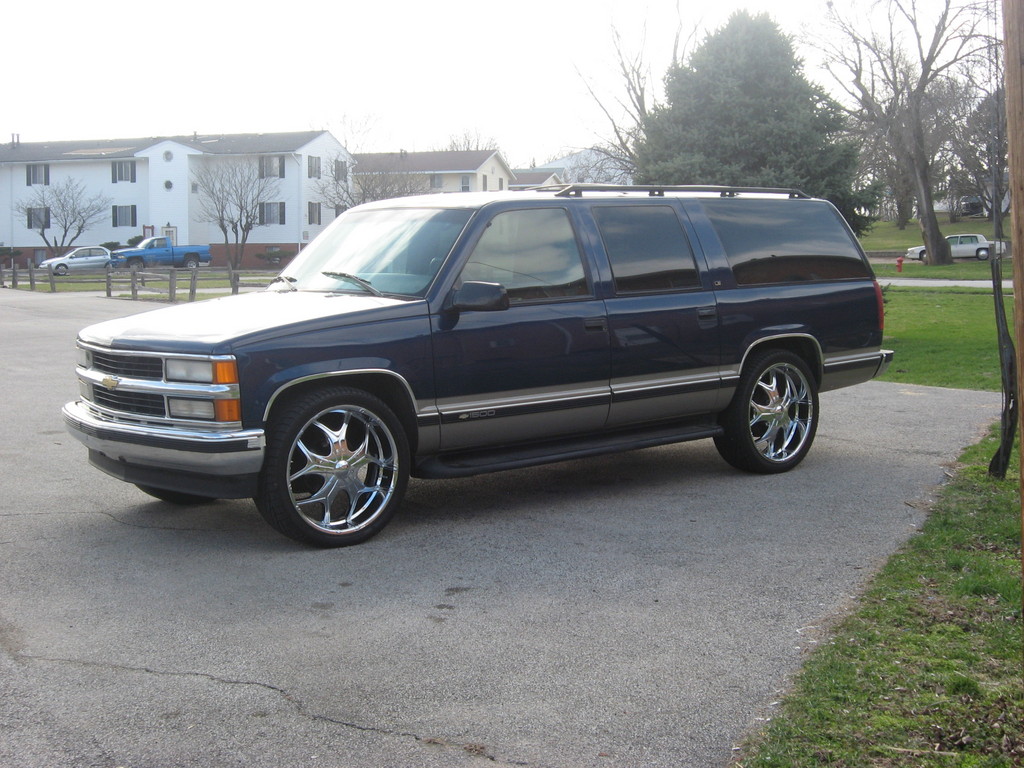 Chevrolet Suburban C1500