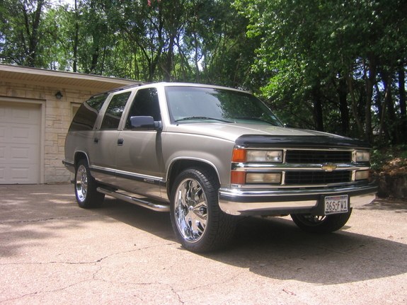Chevrolet Suburban C1500