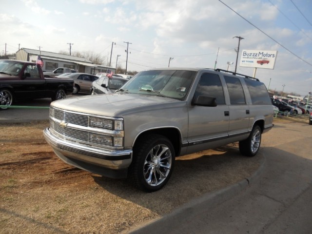 Chevrolet Suburban C1500