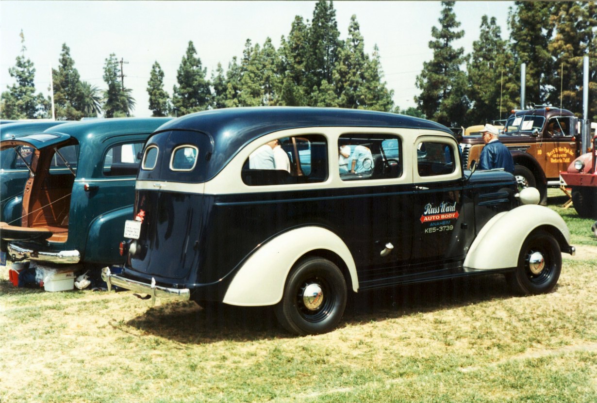 Chevrolet Suburban Carryall
