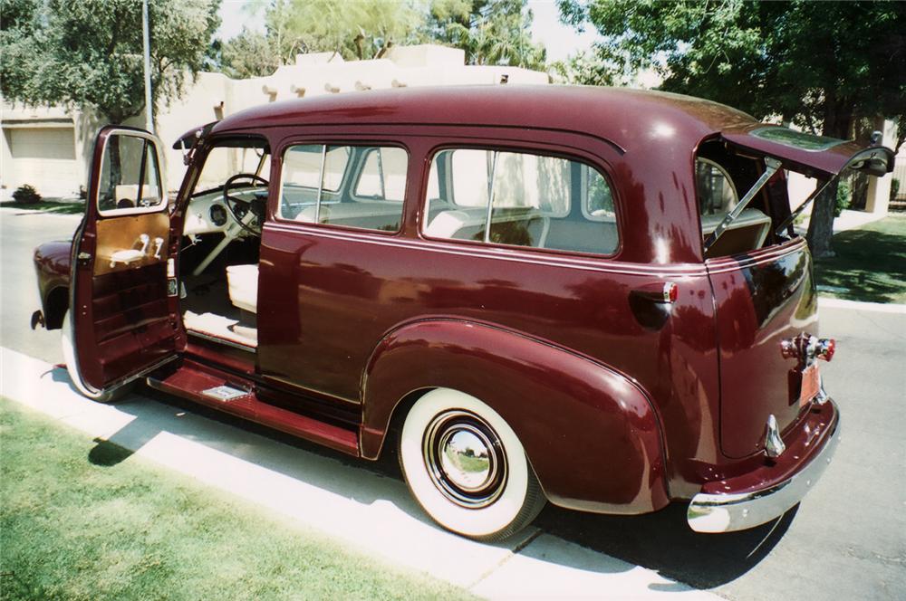 Chevrolet Suburban Carryall