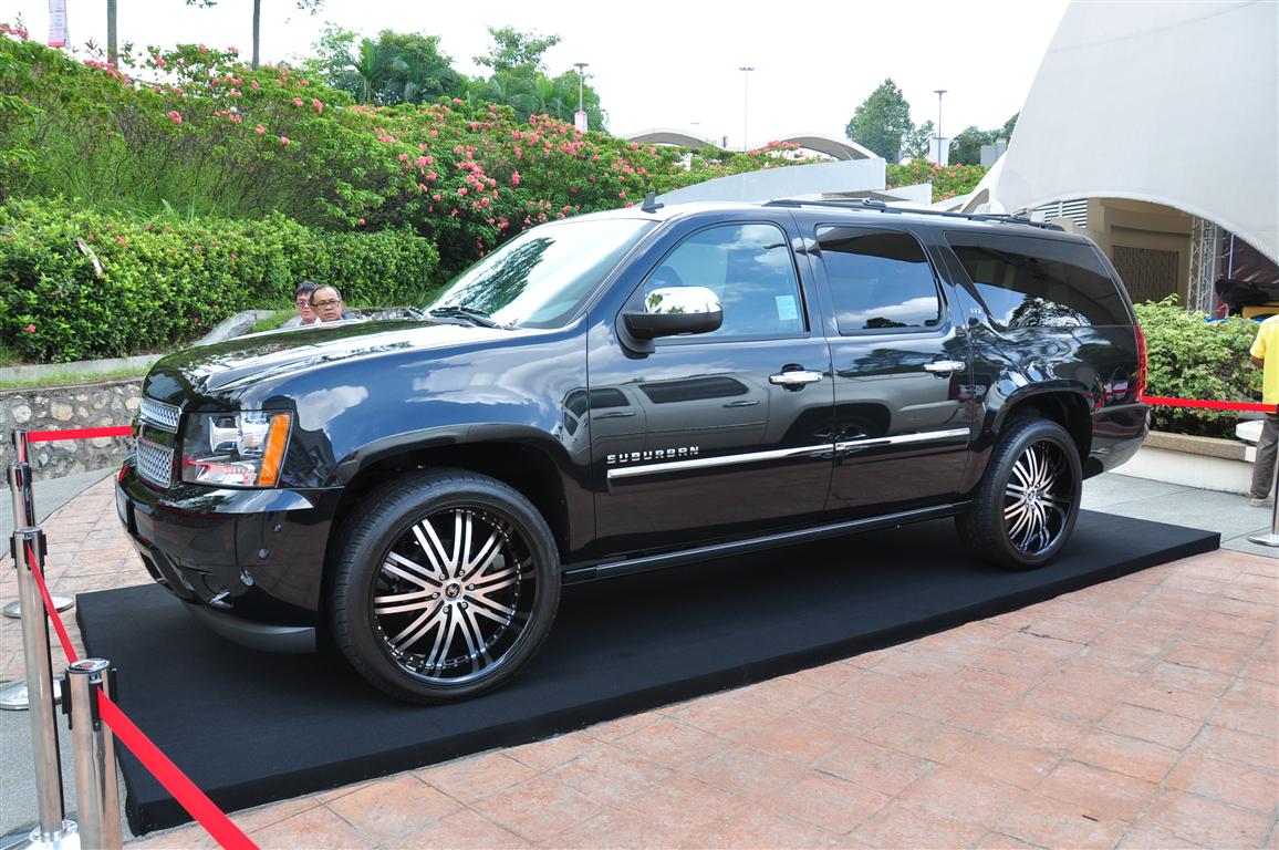 Chevrolet Suburban Custom
