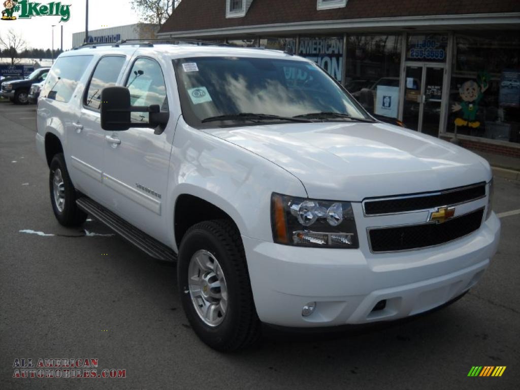 Chevrolet Suburban White